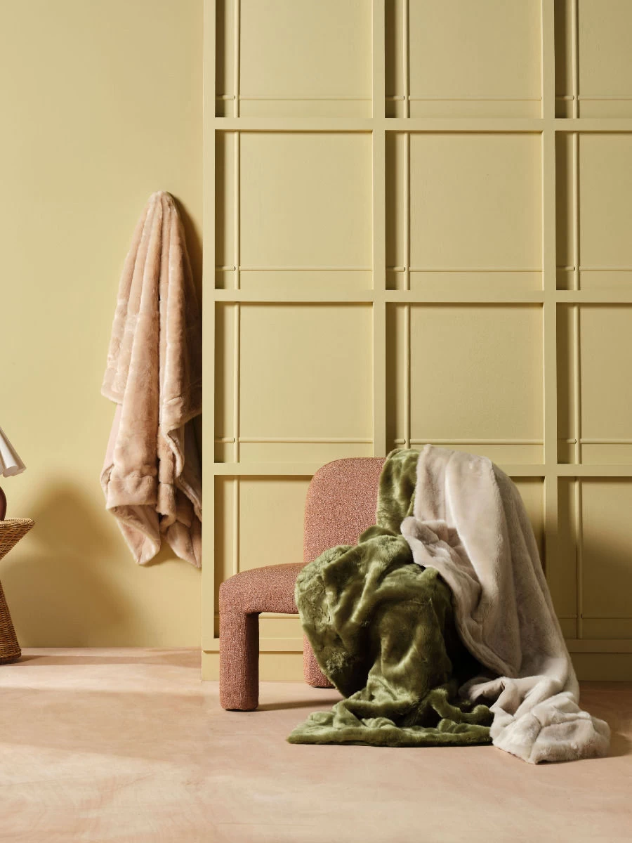 Linen House Selma Pink Salt Throw - Image 3