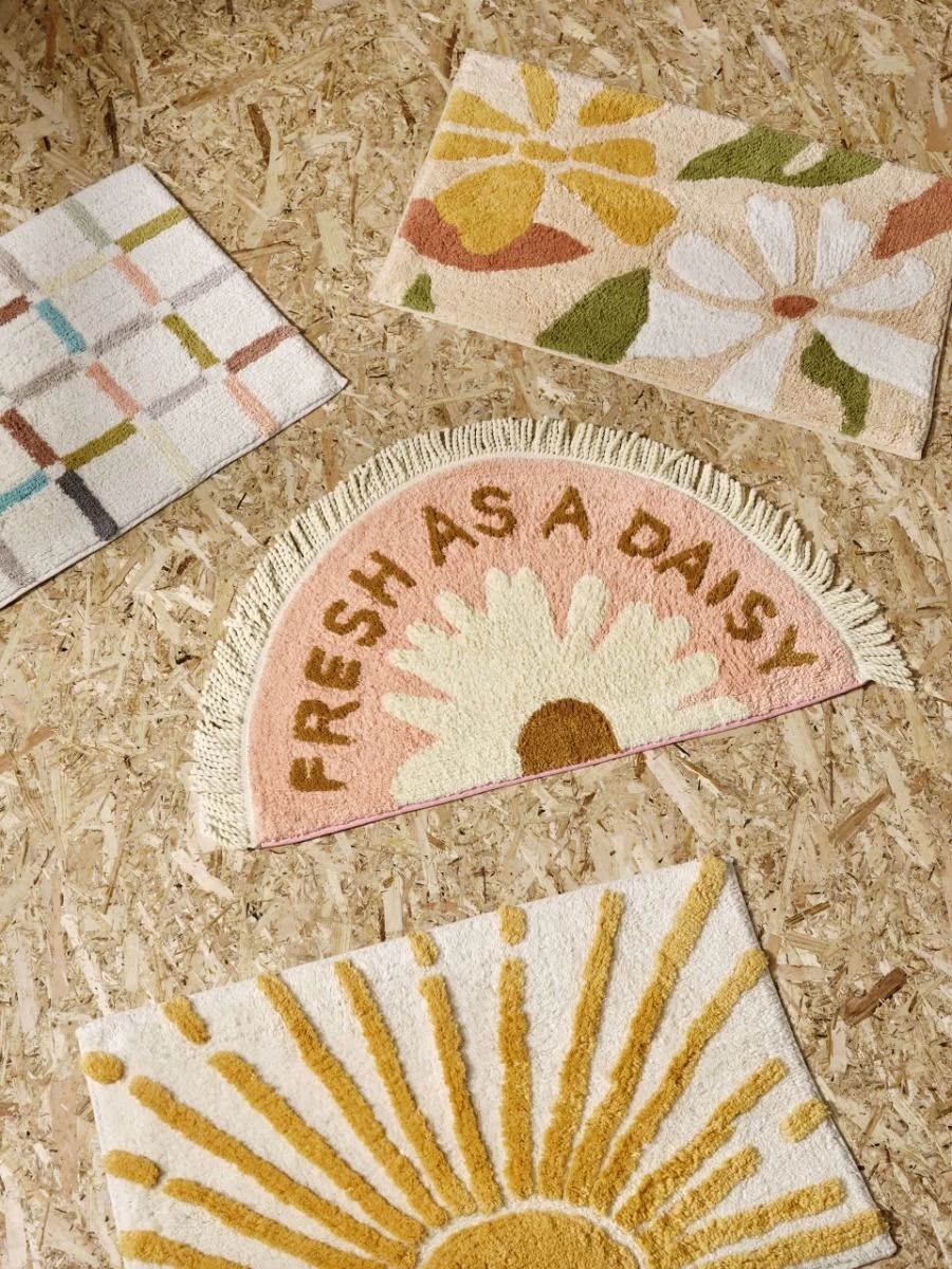 Linen House Fresh As A Daisy Bath Mat - 1800 GSM - Image 2