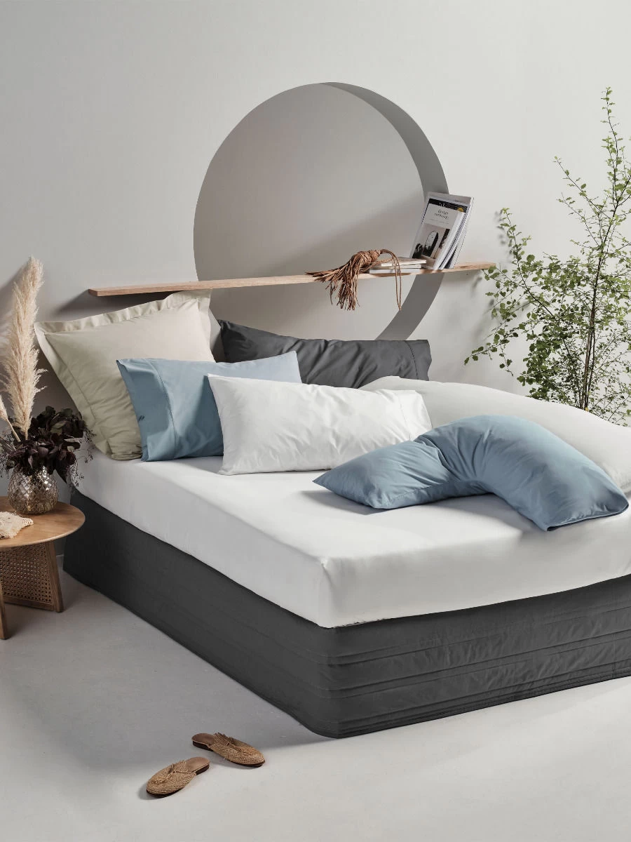 Linen House Vienna 300TC Cotton Percale Quilted Valance - Image 2