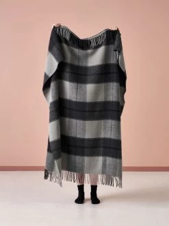 Linen House Wool Black-Grey Check Throw