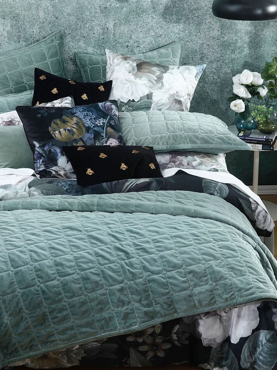 Meeka Laurel Coverlet Set - Image 3