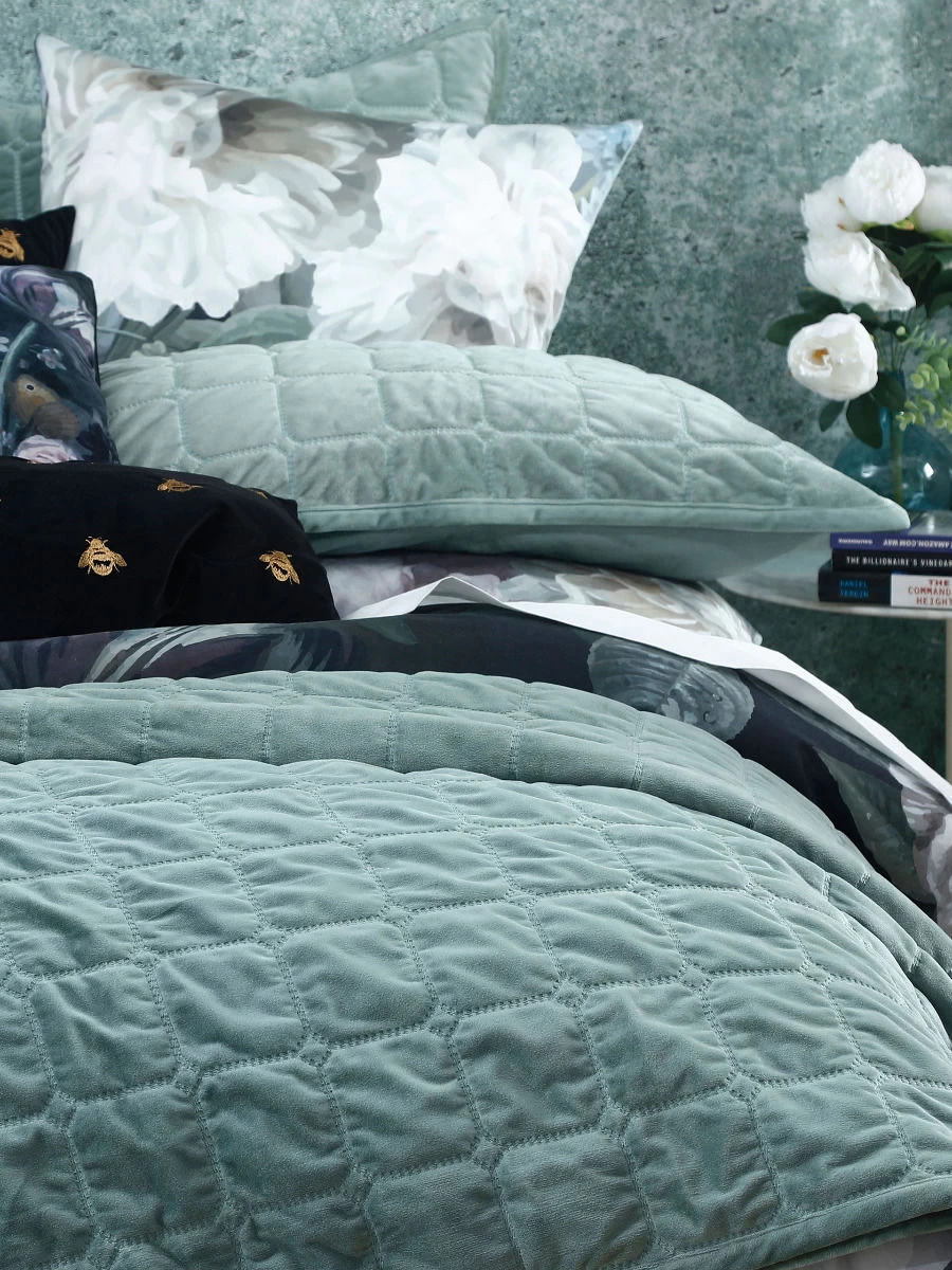 Meeka Laurel Coverlet Set - Image 2